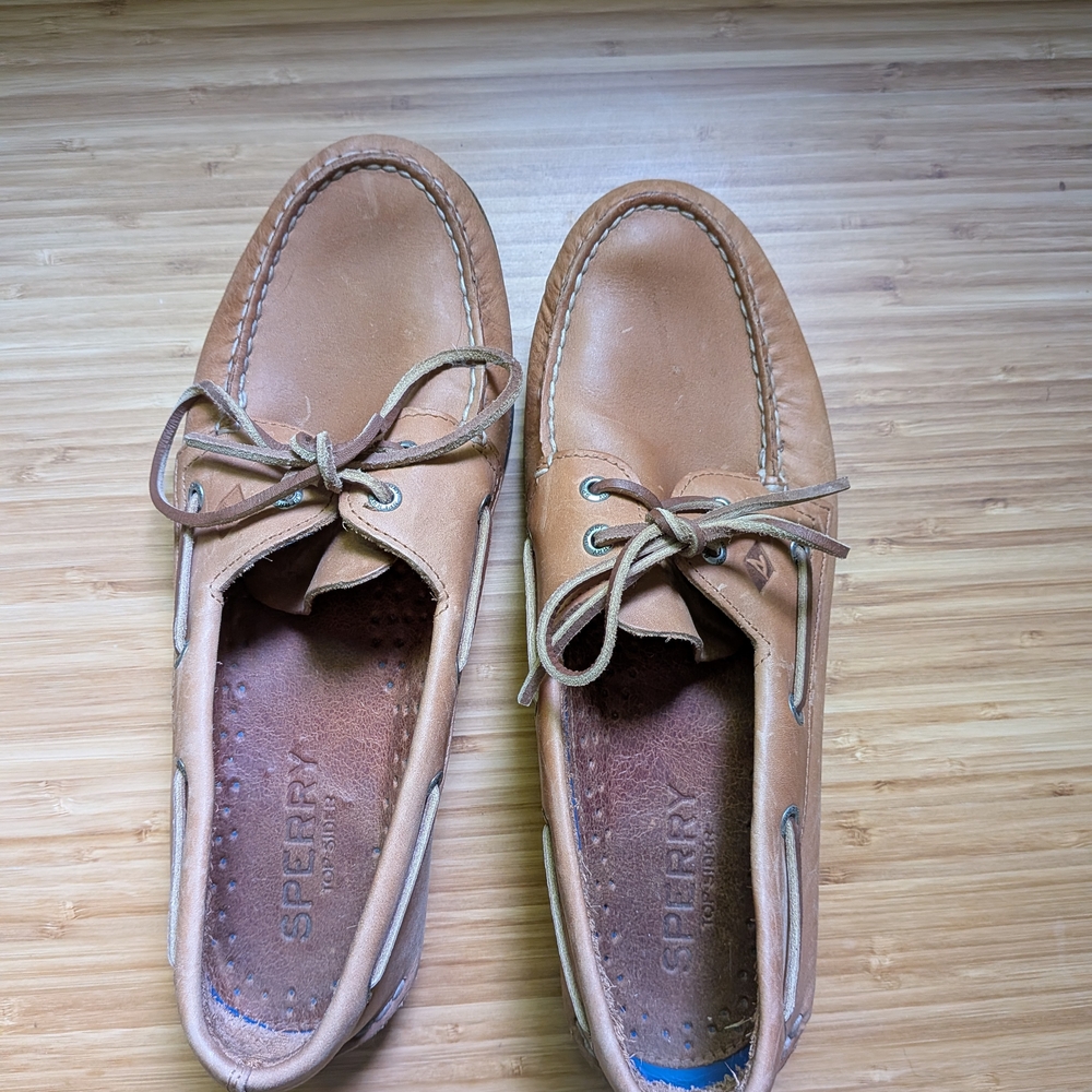 Sperry Tan Boat Shoes with Classic Nautical Design